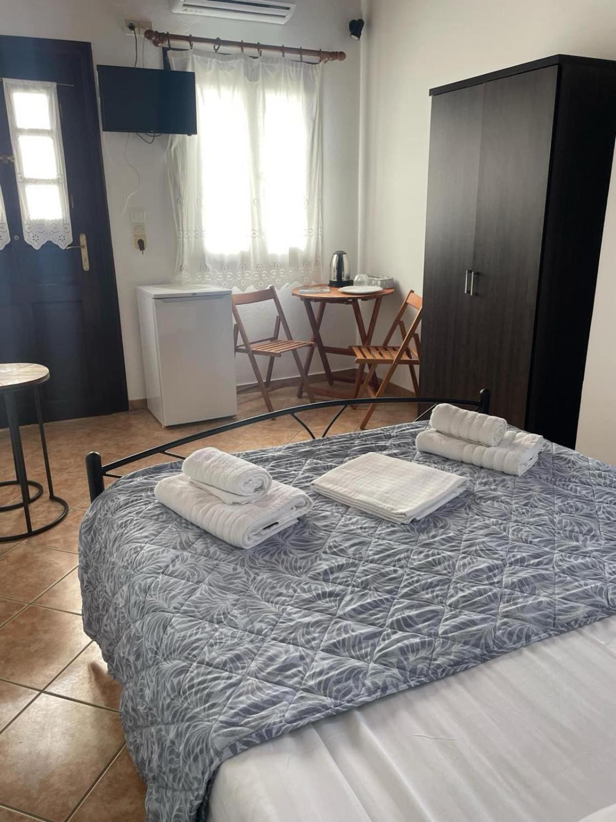 Spitalia Rooms Tínos Eksteriør billede